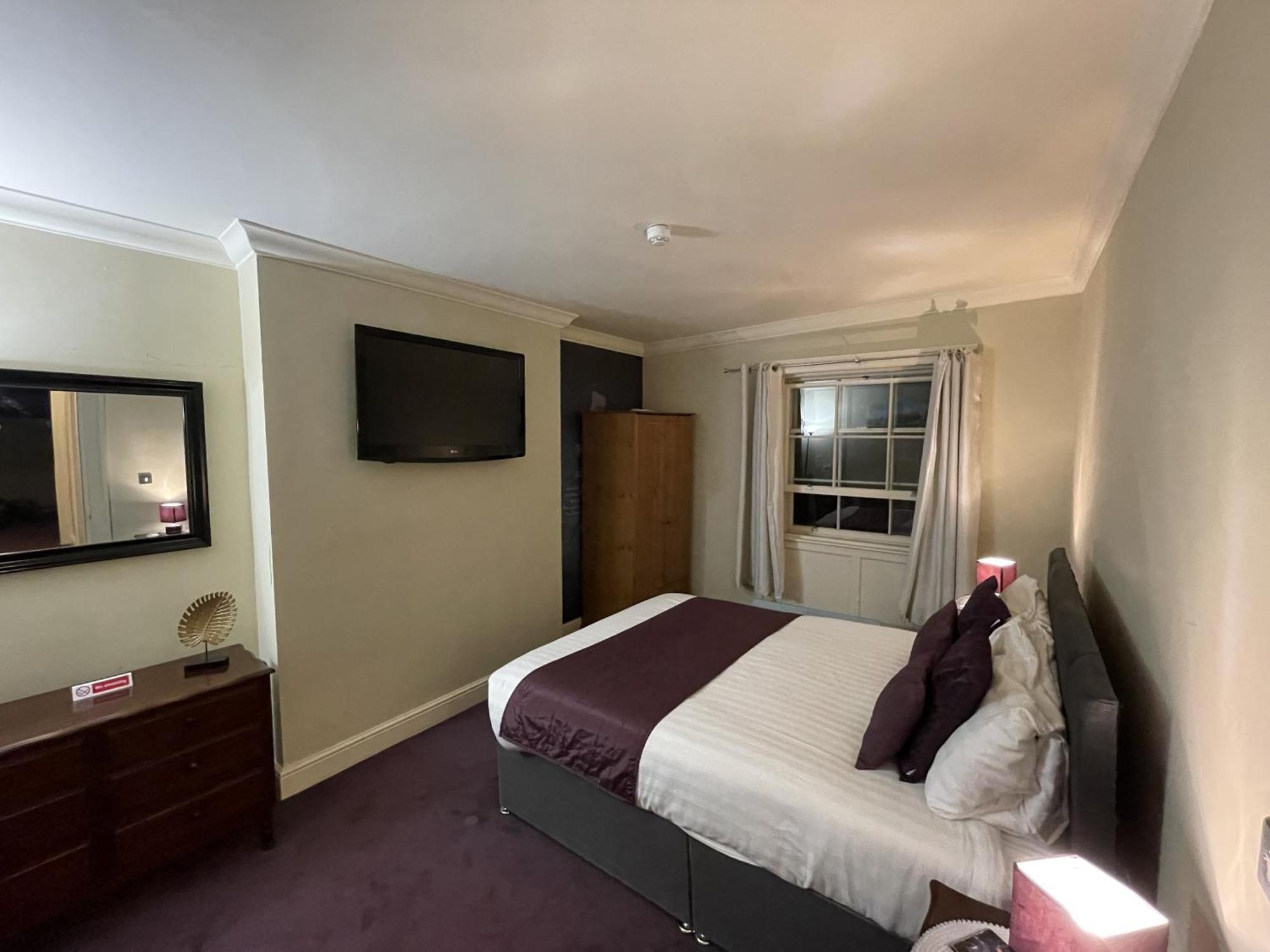 The Commercial Bar & Hotel Chester Room photo